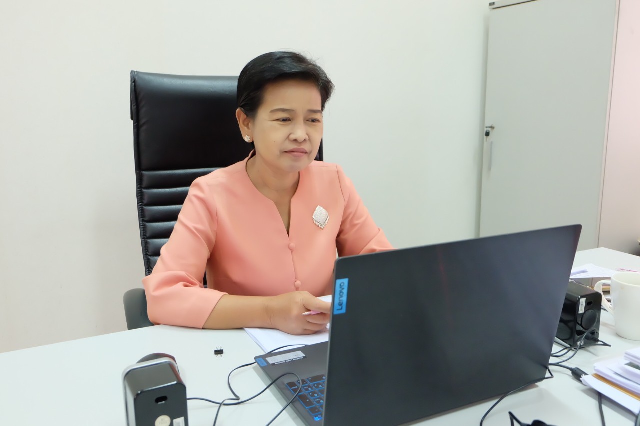 title - ผู้ตรวจราชการกรม ร่วมประชุมติดตามผลการดำเนินงาน/โครงการตามแผนการตรวจราชการและการขับเคลื่อนแบบบูรณาการในระดับพื้นที่ของผู้ตรวจราชการกระทรวงเกษตรและสหกรณ์ ประจำปีงบประมาณ พ.ศ. 2565 รอบที่ 2 เขตตรวจราชการที่ 4 จังหวัดเพชรบุรี ผ่านระบบการประชุมทางไกลออนไลน์ Application Zoom
